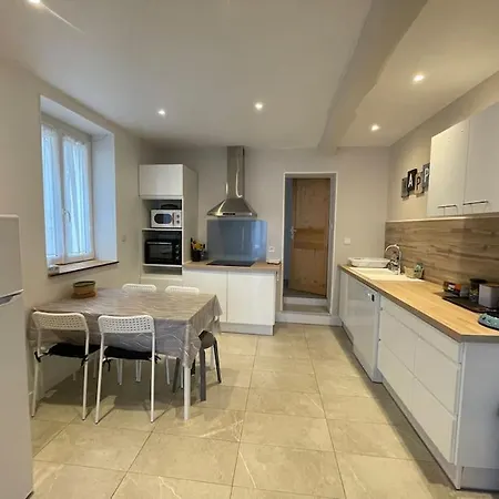 別荘 Maison De Village, 3 Chambres, Fibre *